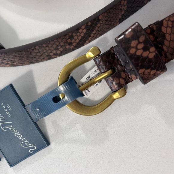 Horseshoe snake print Belt - Picture 4 of 4